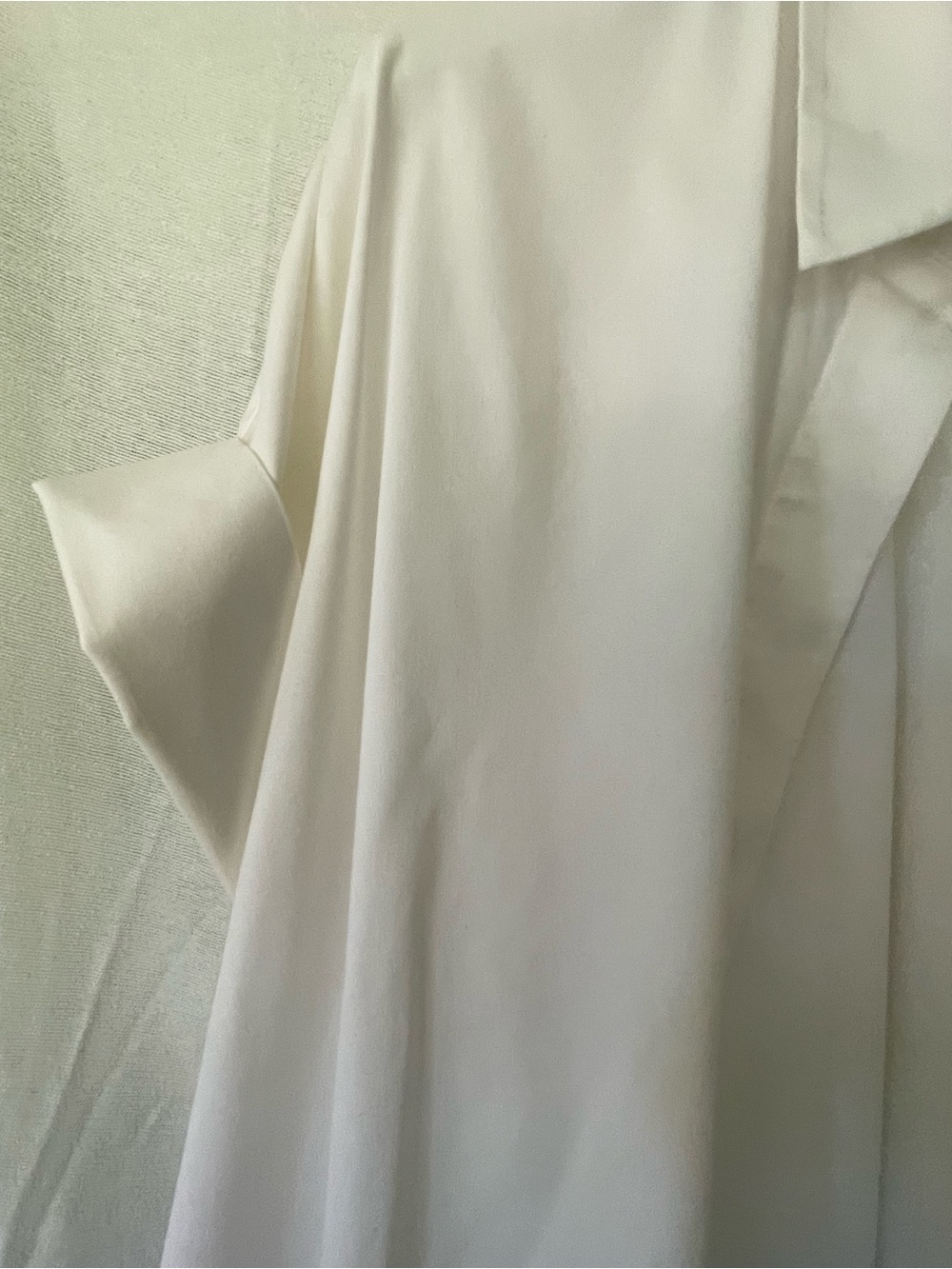 Alice and Olivia white button down blouse short sleeve perfect condition M - Picture 8 of 10